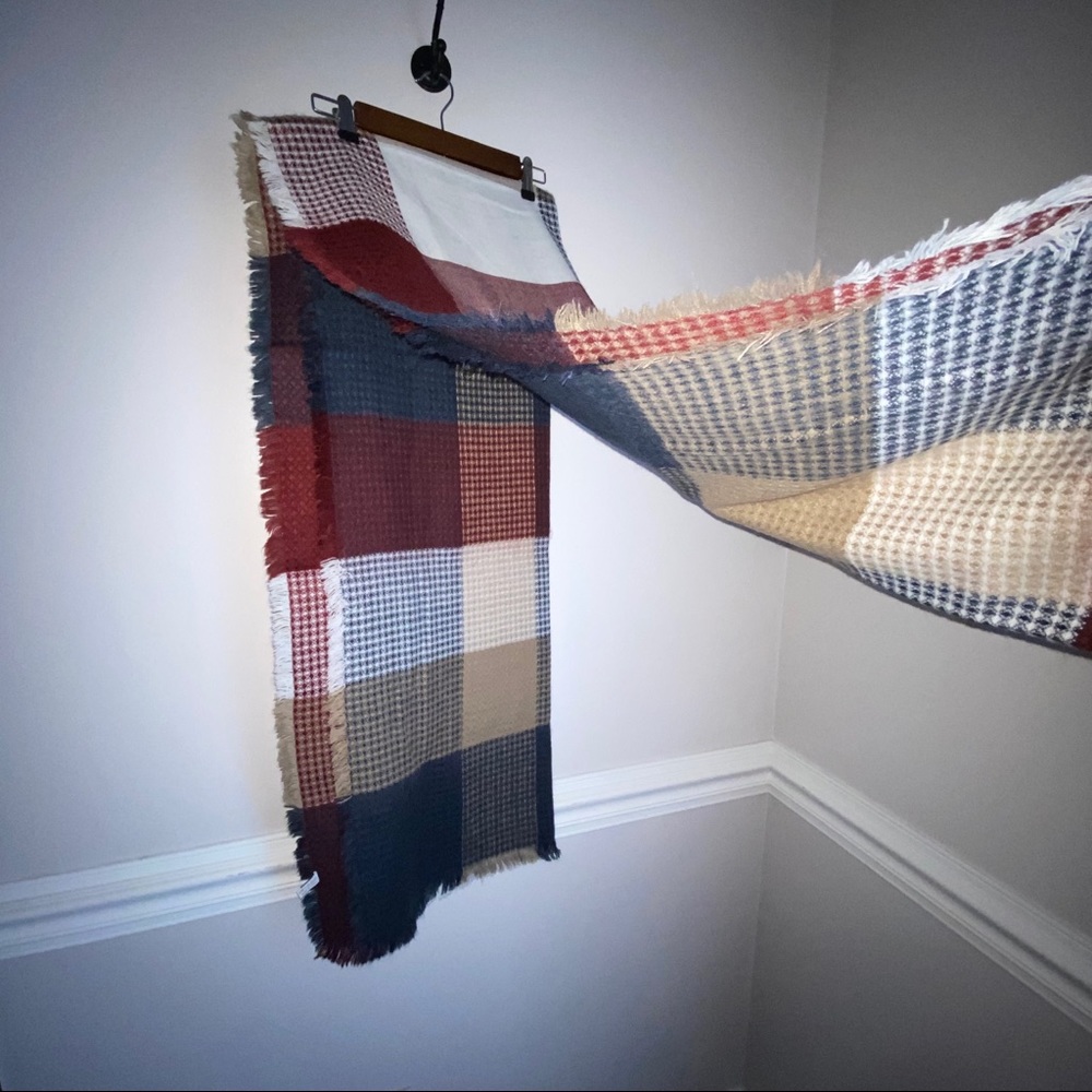 NWOT Fall Plaid Scarf
